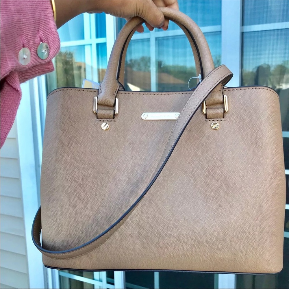 SOLD 🚫 Michael Kors Savannah Satchel